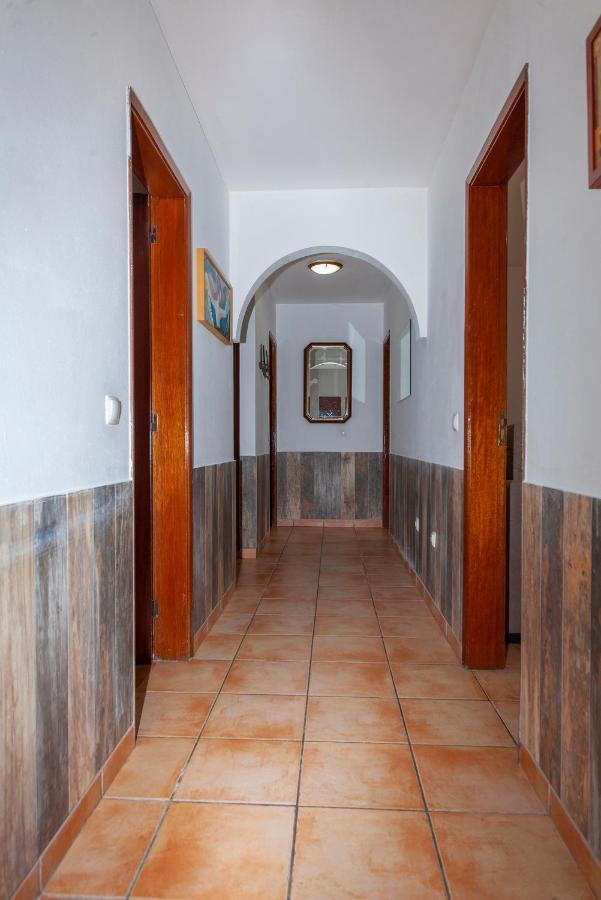 B18 - Village Street Apartment Lagos Bagian luar foto