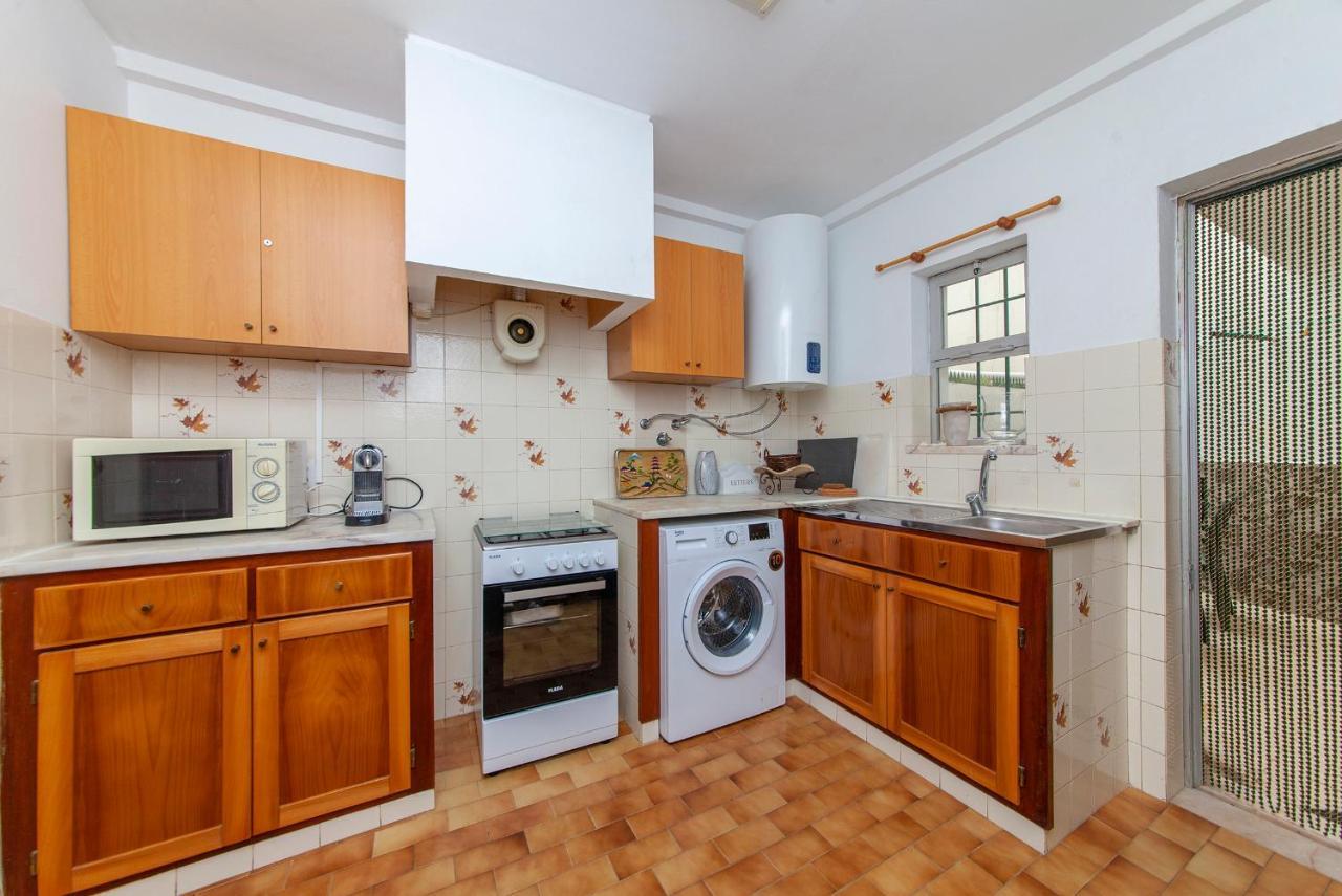 B18 - Village Street Apartment Lagos Bagian luar foto