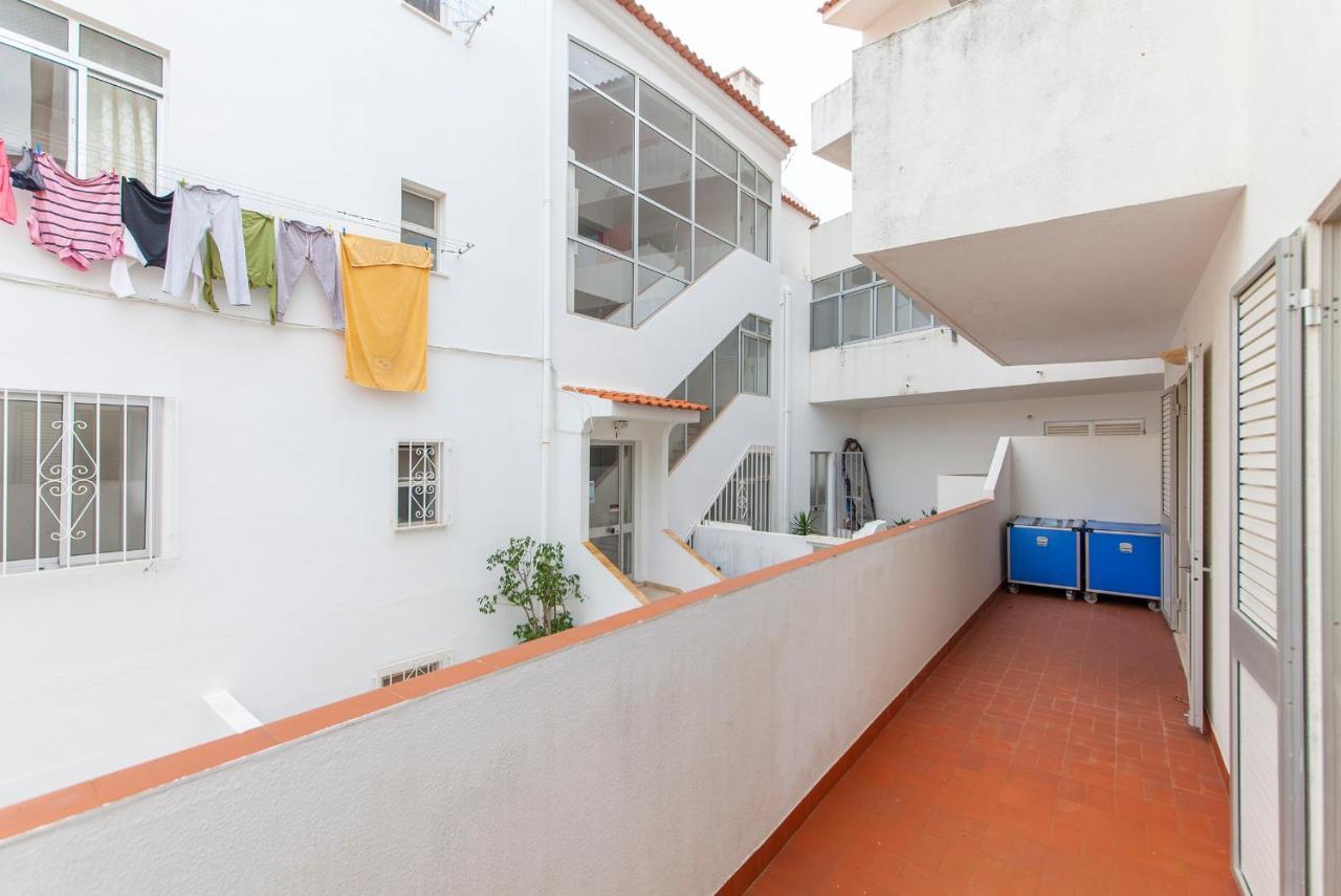 B18 - Village Street Apartment Lagos Bagian luar foto