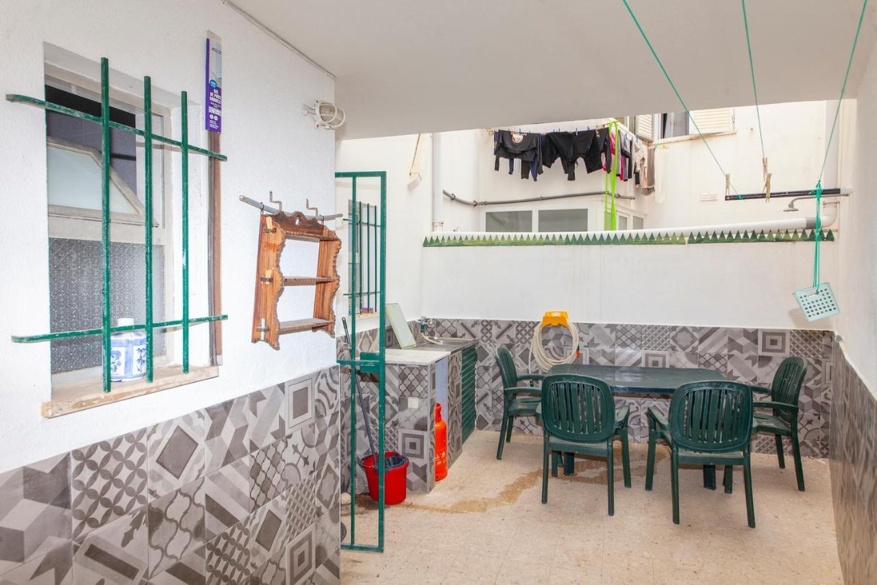 B18 - Village Street Apartment Lagos Bagian luar foto